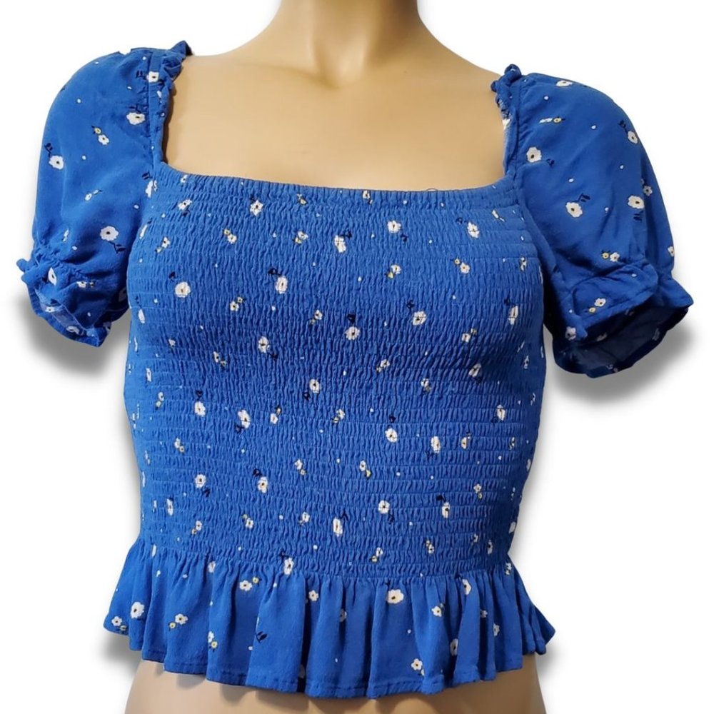 Elodie Women's Size Small Blue with White Floral Smocked Puff Sleeve Crop Top